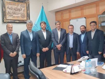 نشست روسای تشکل‌های کارگری و کارفرمایی با آقای دکتر حسینی نیا