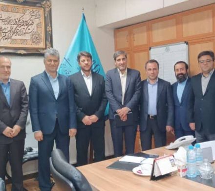 نشست روسای تشکلهای کارگری و کارفرمایی با آقای دکتر حسینی نیا