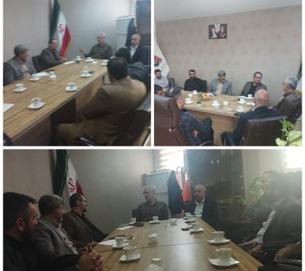 گزارش تصویری از برگزاری اولین نشست جناب آقای چراغی رییس کمیته تخصصی حمل و نقل کانونعالی انجمن های صنفی کارگران و مسئولان بسیج کارگری کشور و برخی مسئولان در شهرستان بهارستان با موضوع بررسی مشکلات رانندگان حمل کالا و راه های برون رفت از آن