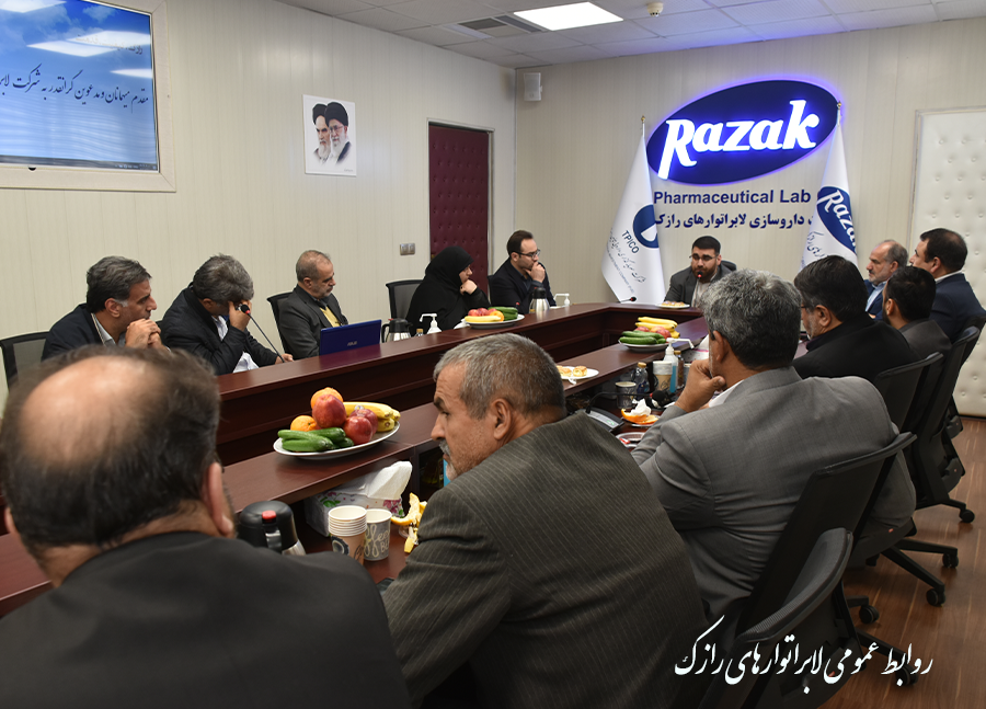 گزارش تصویری از دیدار اعضای هیات مدیره کانون عالی انجمن های صنفی کارگران ایران با مدیرعامل و مسئولین دو شرکت داروسازی رازک و جابربن حیان