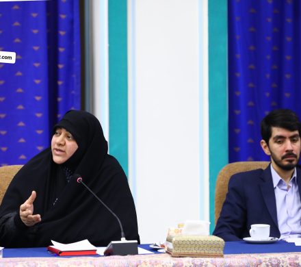 انتقاد رئیس کانون عالی انجمن های صنفی کارگران از رئیس سازمان  برنامه و بودجه در حضور رئیس جمهور