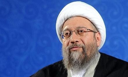 انتقاد آملی لاریجانی به افزایش ۲۰ درصدی حقوق کارگران : با این حقوق نیمی از مایحتاج خانواده را هم نمیتوانند بدهند