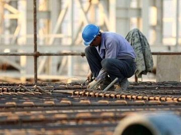 خطاب به رییسجمهور نهم؛زمان برای آزمونوخطا نداریم؛ کارگران زیرخط فقر مشغول کارند