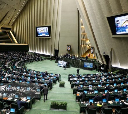 رئیس کانون عالی انجمن‌های صنفی کارگران در گفت وگو با مهر: ادامه اجحاف در حق کارگران/ سخنان وزیر پیشنهادی کار شعاری است