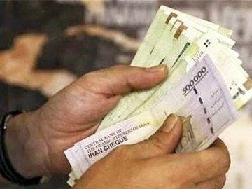مجلس افزایش حقوق ۲ بار در سال را قانونی کند
