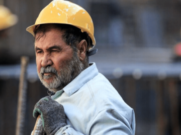 واکنش رییس کانون عالی انجمن‌های صنفی کارگران ایران به وضعیت نامشخص و تأخیر وزیر کار در ابلاغ مصوبه افزایش مزد شورای عالی کار(دستمزد ۱۴۰۵)