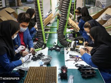 گلپور در گفتوگو با صمت از وضعیت اشتغال زنان میگوید کارگران بیدردسر زیر سقف شیشهای!
